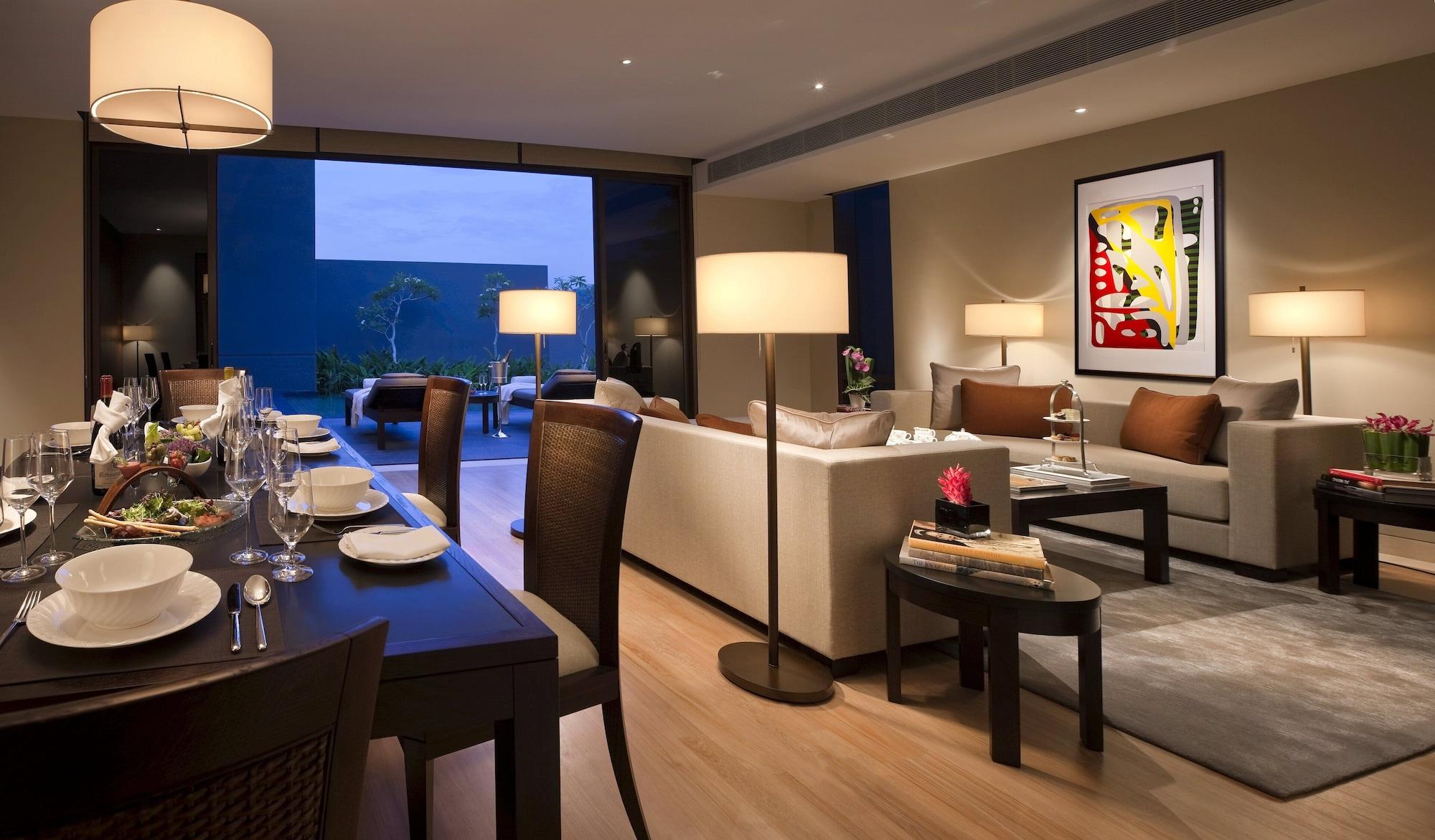 Khách sạn Capella 5*
